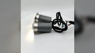 1E82512 雨天時の壁掛け照明にはどのような IP 定格が必要ですか?