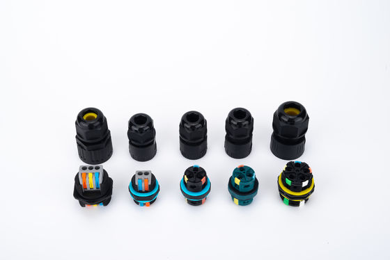 ワイヤケーブルコネクタ 32A 250VAC IP68 防水 2方向コネクタ 6-12mm DIA