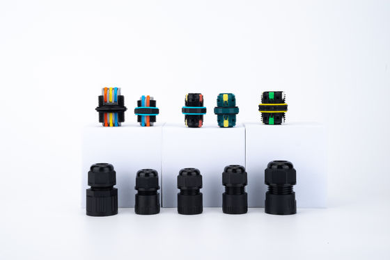 ワイヤケーブルコネクタ 32A 250VAC IP68 防水 2方向コネクタ 6-12mm DIA