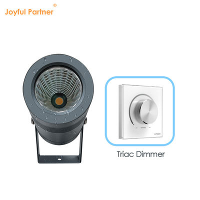 冷たい白色の屋外景観照明