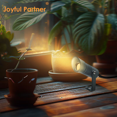 スタイリッシュなデザインで 1W IP65 DC24V 庭スポットライト